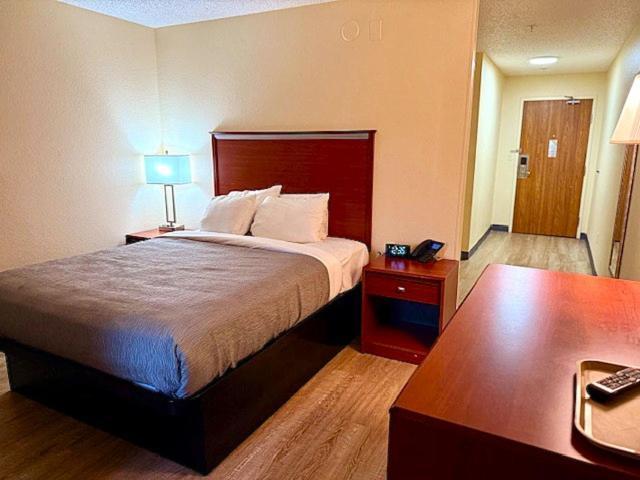 Quality Inn & Suites Golden - Denver West Lakewood Extérieur photo