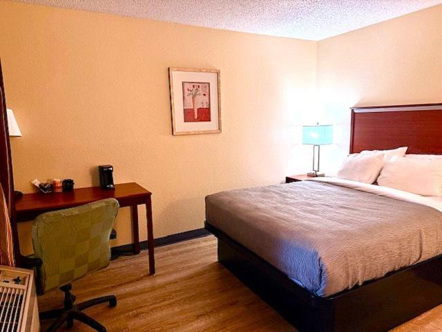 Quality Inn & Suites Golden - Denver West Lakewood Extérieur photo