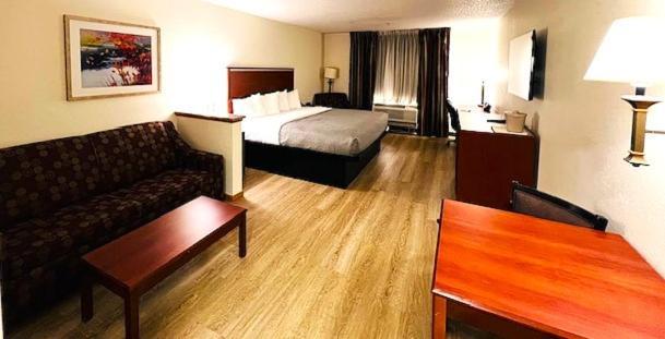 Quality Inn & Suites Golden - Denver West Lakewood Extérieur photo